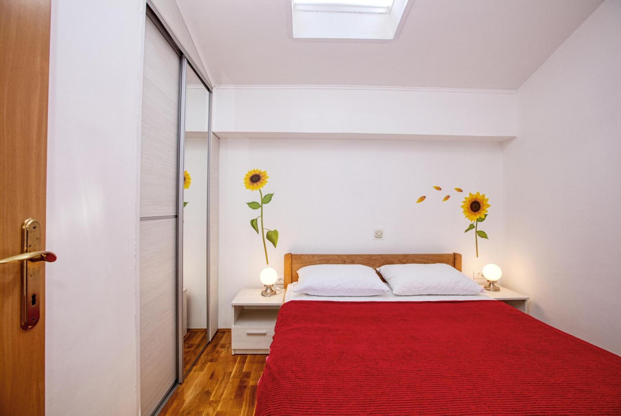 Family Friendly Seaside Apartments Brodarica, Sibenik - 4833 Brodarica  Quarto foto