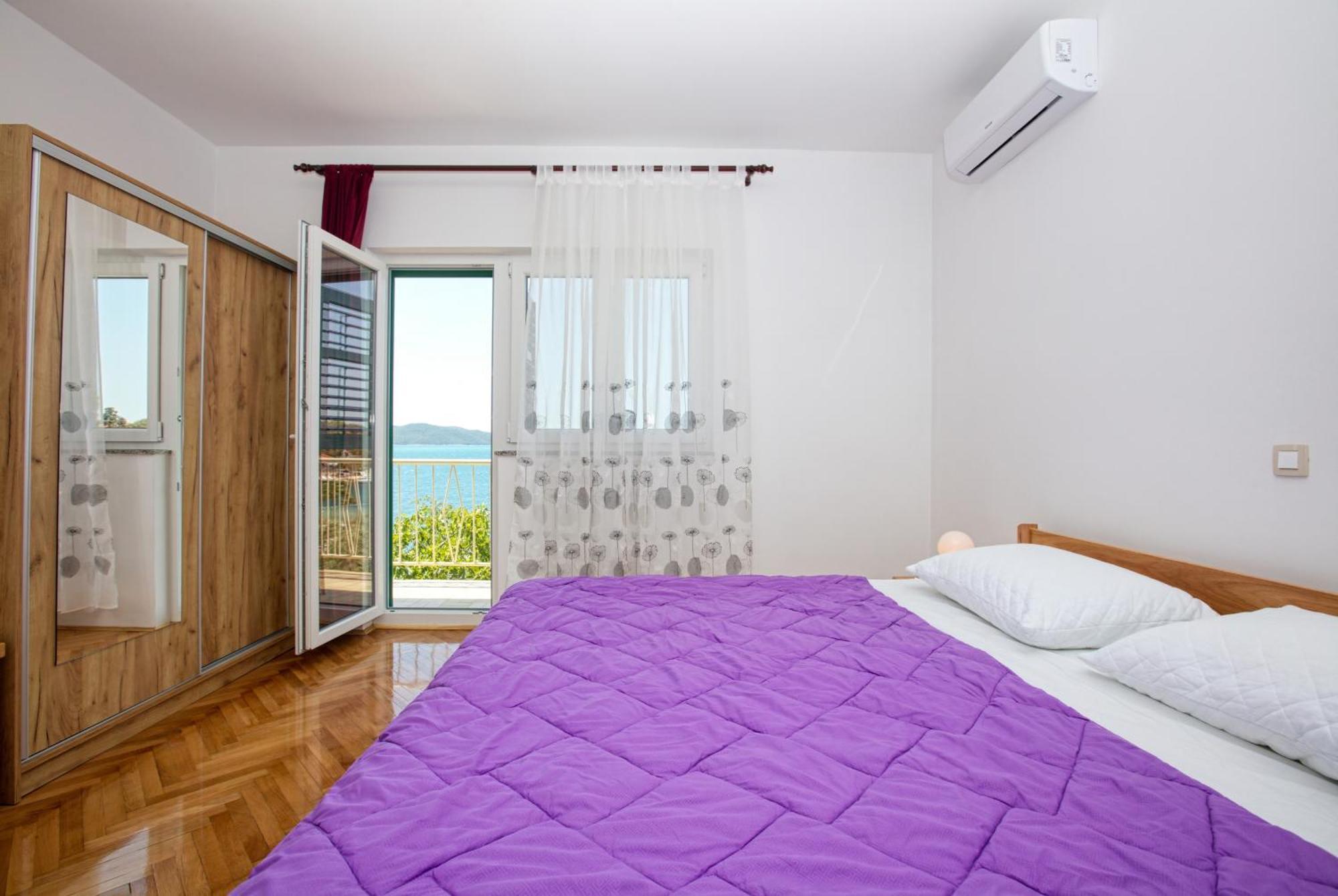 Family Friendly Seaside Apartments Brodarica, Sibenik - 4833 Brodarica  Quarto foto